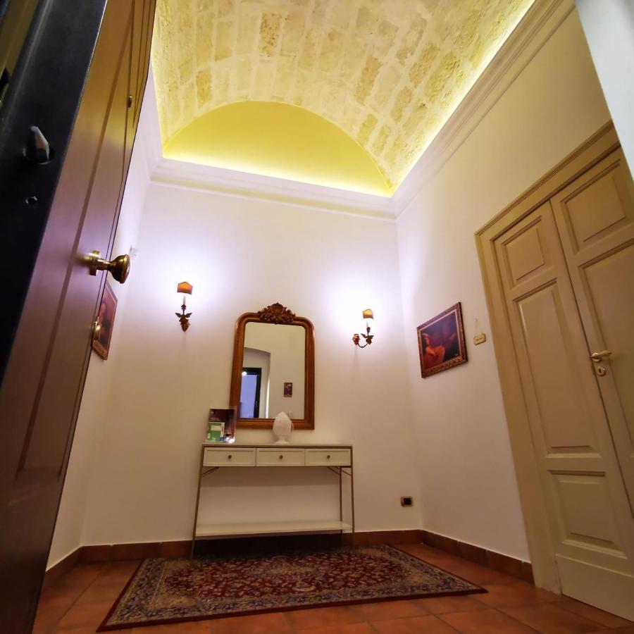 Room N.22 Suite & Apartment Taranto Exteriör bild