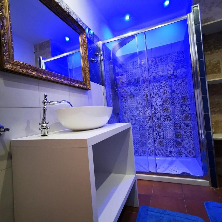 Room N.22 Suite & Apartment Taranto Exteriör bild