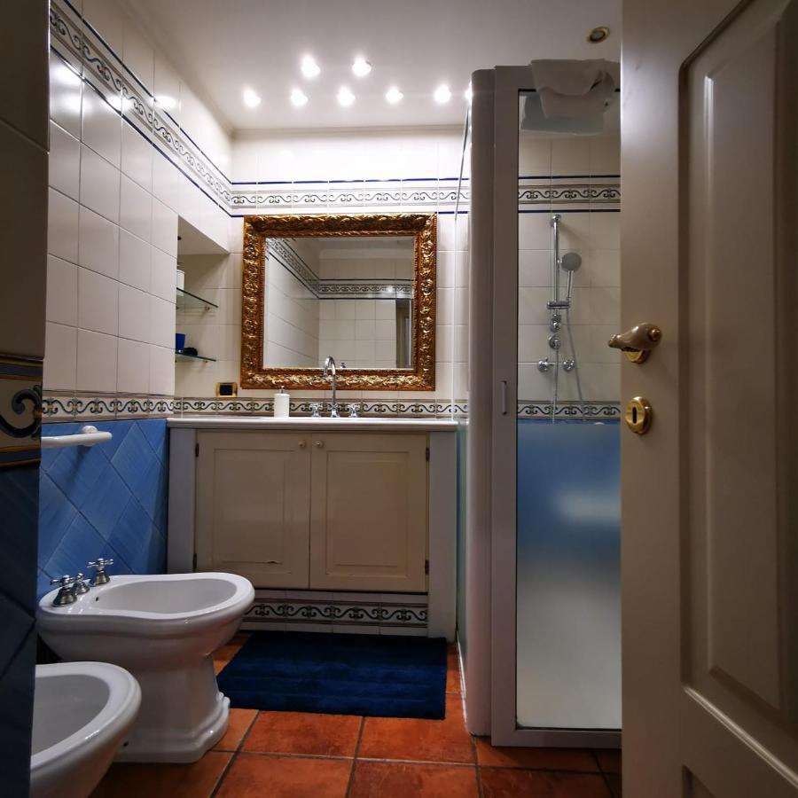 Room N.22 Suite & Apartment Taranto Exteriör bild