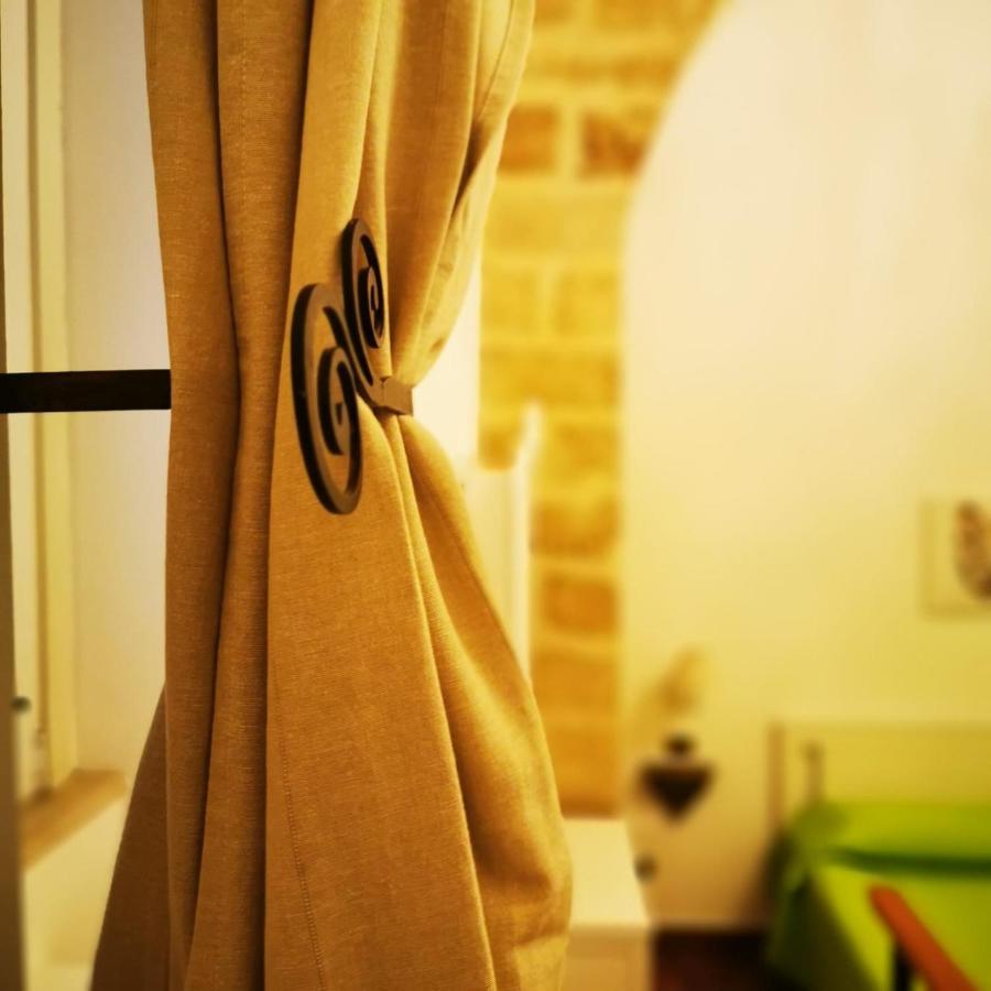 Room N.22 Suite & Apartment Taranto Exteriör bild